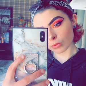 Meet your Posher, Amy